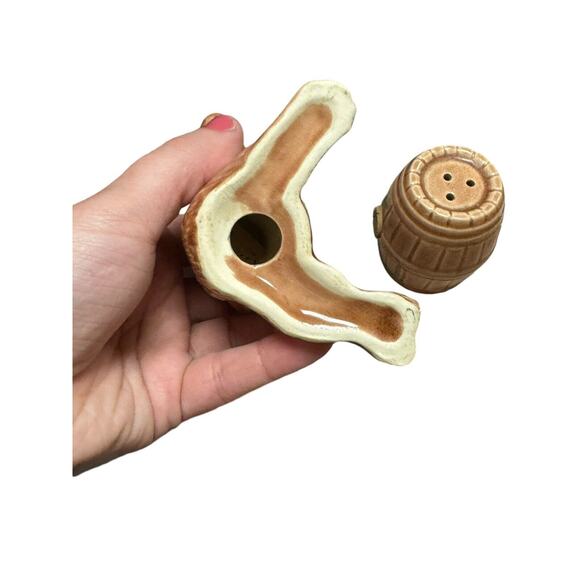 Vintage Drinking Chimp and Whiskey Barrel Salt and Pepper Shaker Set Ceramic - Picture 6 of 7